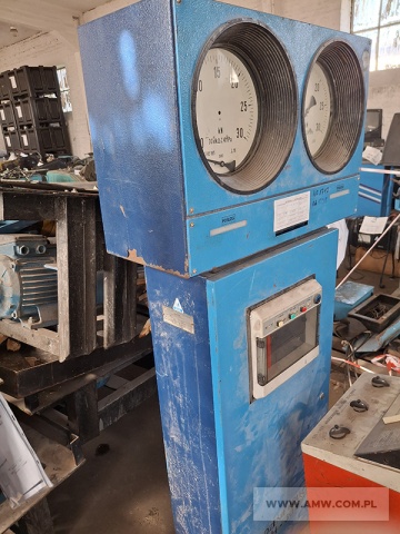 Wyposażenie warsztatowe - pakiet zawierający 10 poz. asort. (wg oddzielnego wykazu), w tym m.in.: agregat sprężarkowy, montażownica BOXER KING 100, wiertarka stołowa, urządzenia rolkowe RH-30E itp. 